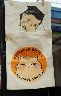 Tote bag